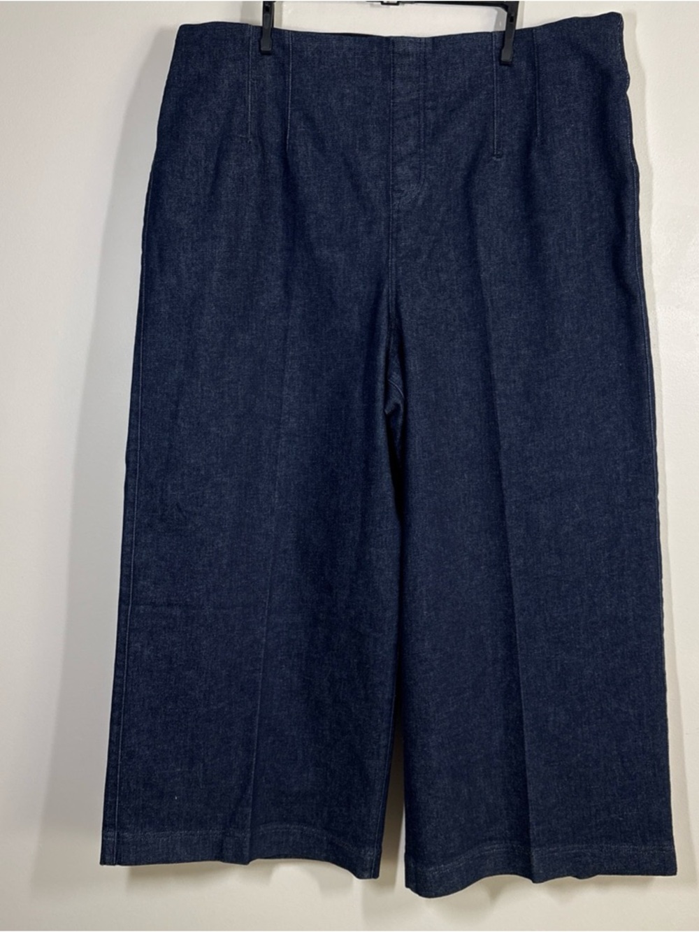 SPANX 3X Jeans Zero Waistband Cropped
Wide Leg style 20808R Raw Indigo 27 in